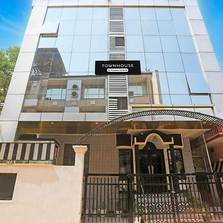 Super Townhouse Cantonment Varanasi Formerly Sarin Inn Exterior foto