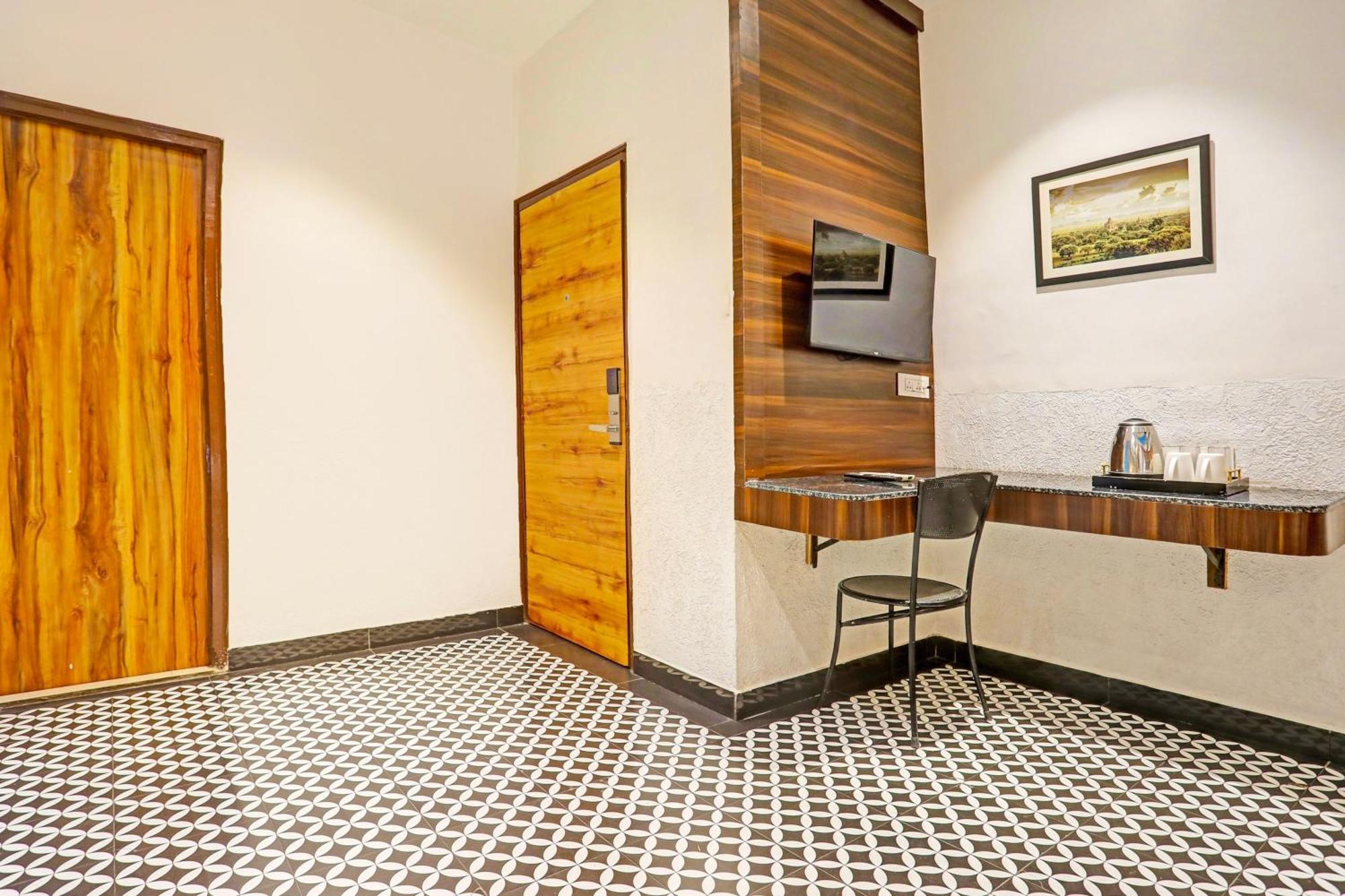 Super Townhouse Cantonment Varanasi Formerly Sarin Inn Exterior foto