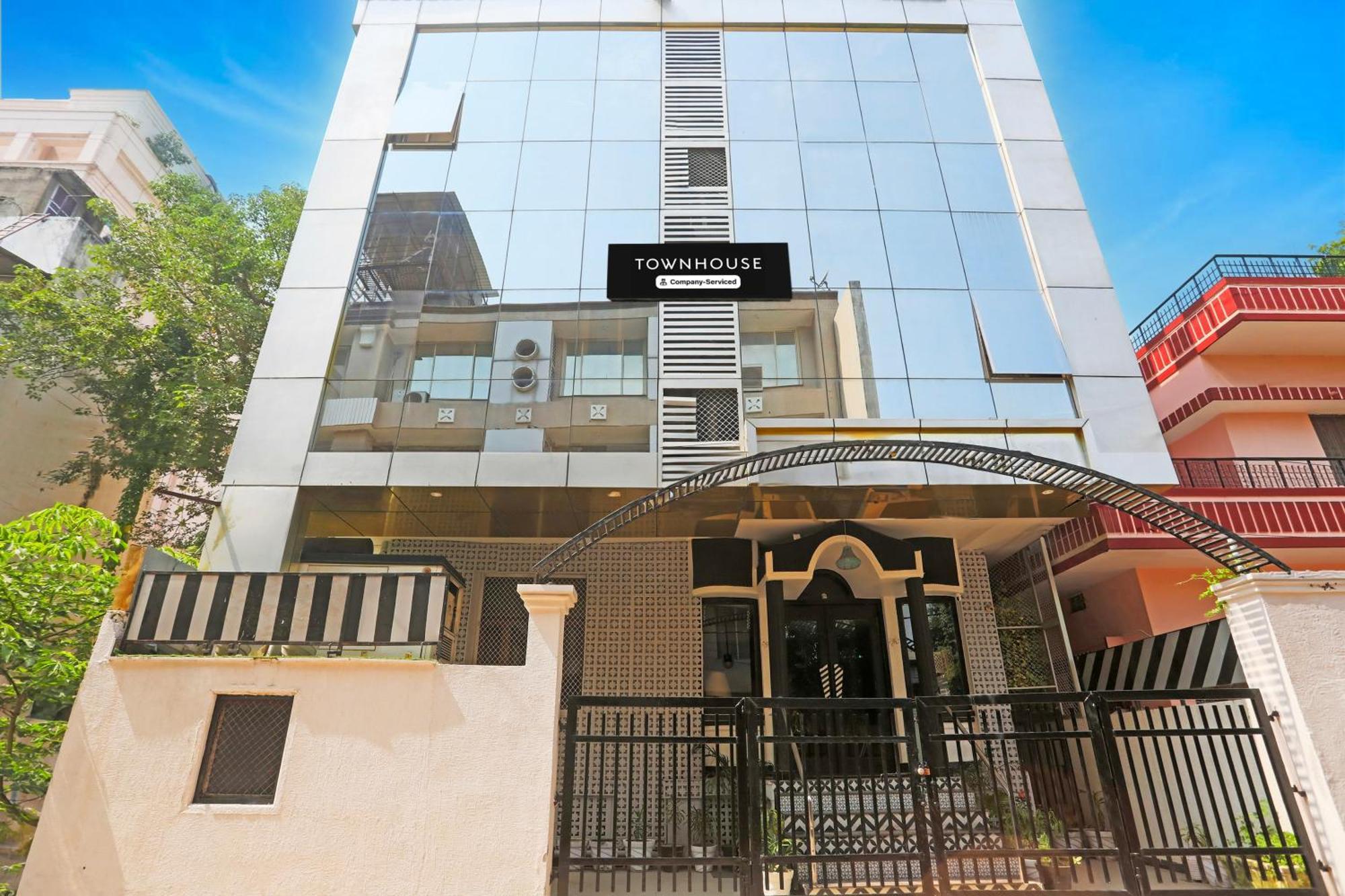 Super Townhouse Cantonment Varanasi Formerly Sarin Inn Exterior foto