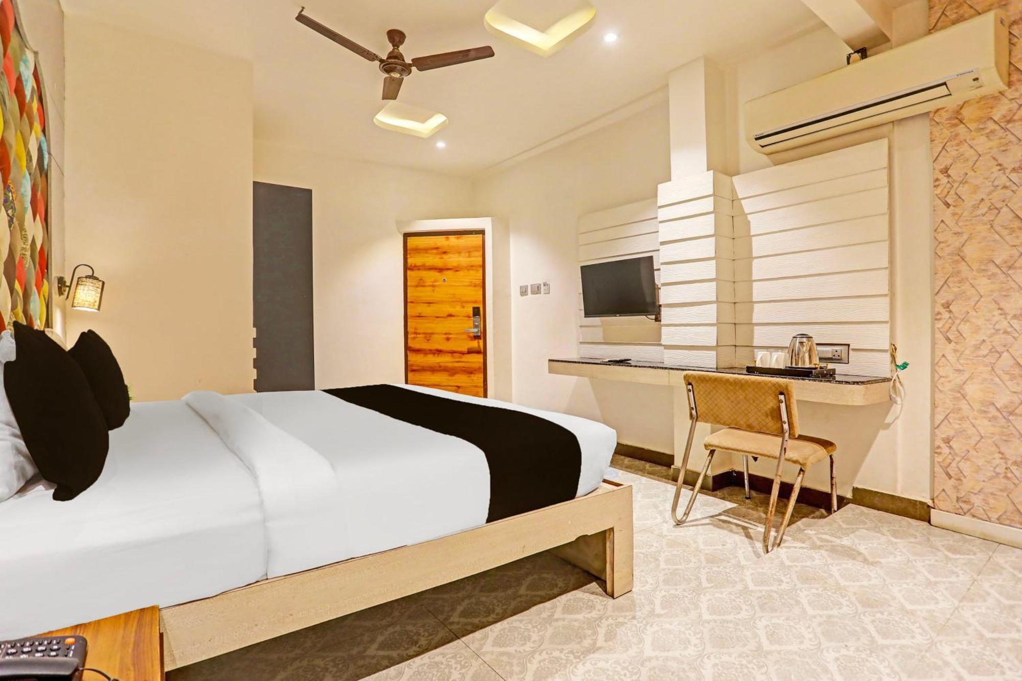 Super Townhouse Cantonment Varanasi Formerly Sarin Inn Exterior foto